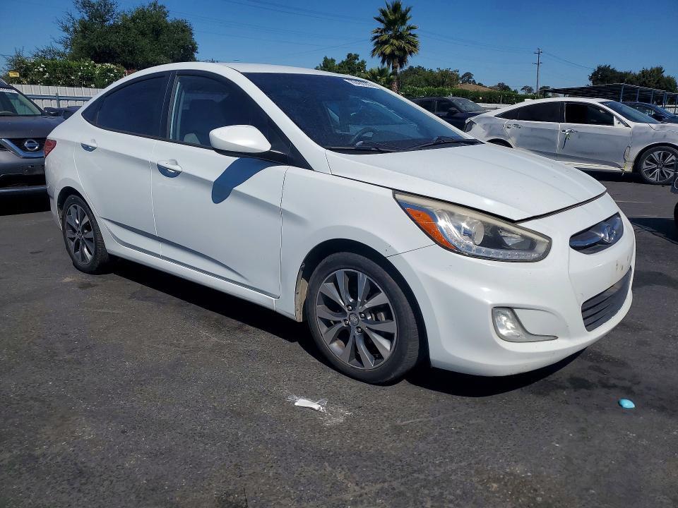 KMHCU4AE0FU923966 2015 HYUNDAI ACCENT photo no. 4