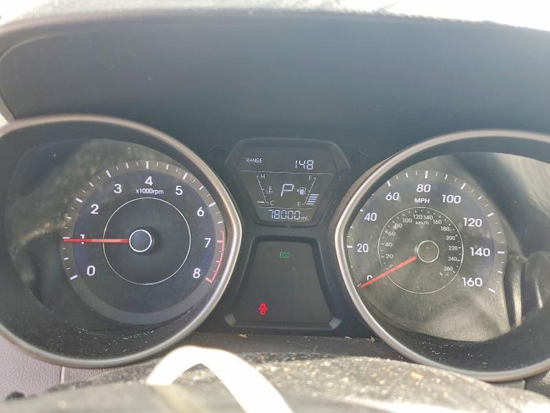 2015 HYUNDAI ELANTRA SE — Фото 9 из 12