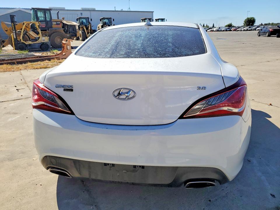 2015 HYUNDAI GENESIS COUPE 3.8 — Фото 6 из 12