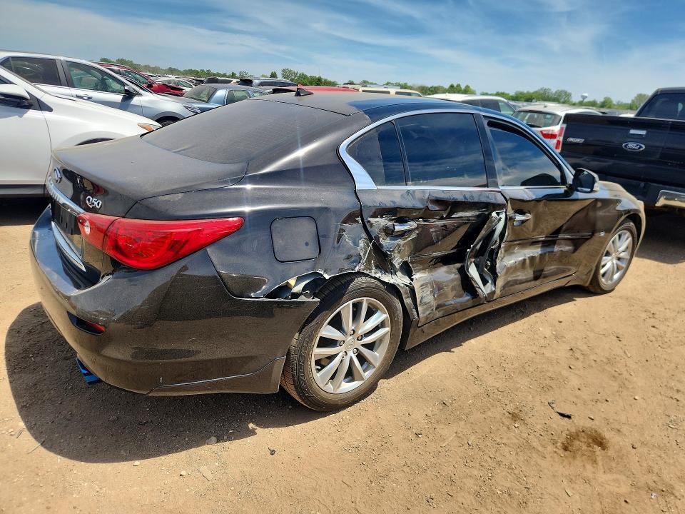 2015 INFINITI Q50 PREMIUM — Фото 3 из 12