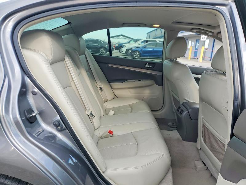 2015 INFINITI Q40 BASE — Фото 10 из 12