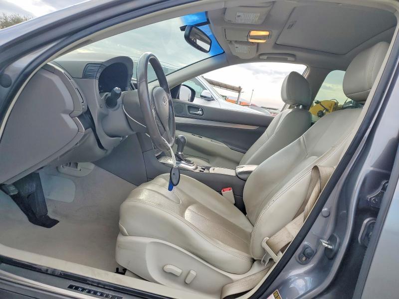 2015 INFINITI Q40 BASE — Фото 7 из 12
