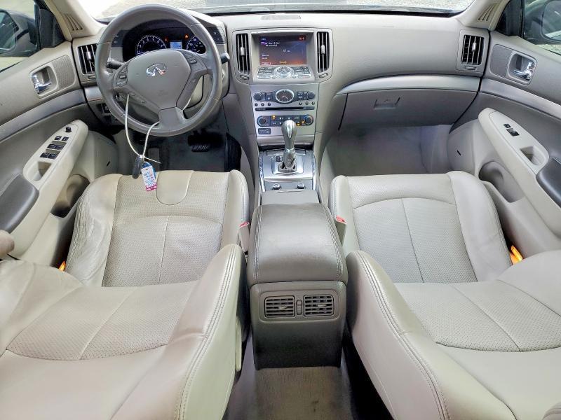 2015 INFINITI Q40 BASE — Фото 8 из 12