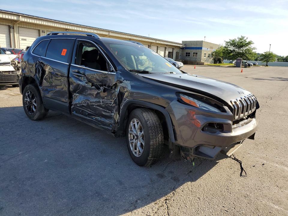 2015 JEEP CHEROKEE LATITUDE — Фото 4 из 13