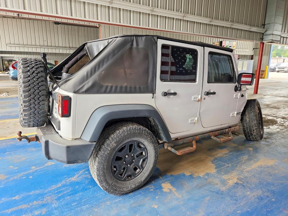 2015 JEEP WRANGLER UNLIMITED SPORT — Фото 3 из 12