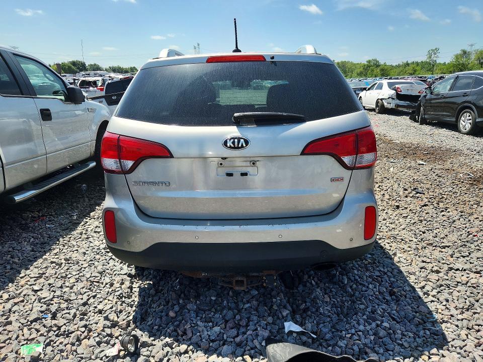 2015 KIA SORENTO LX — Фото 6 из 12