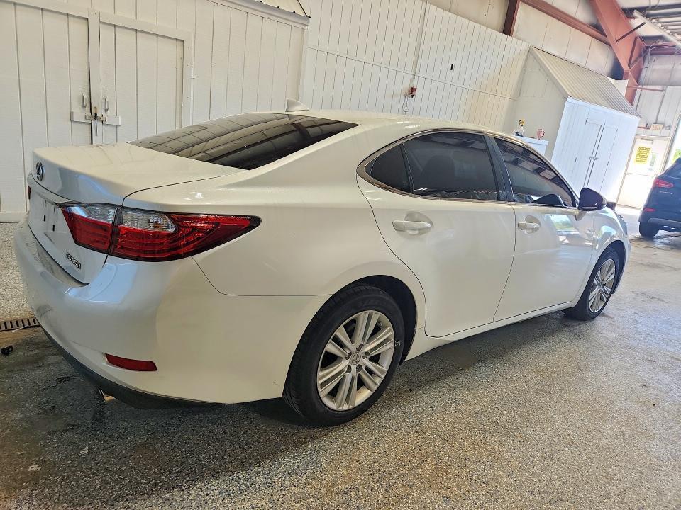 2015 LEXUS ES 350 — Фото 3 из 12