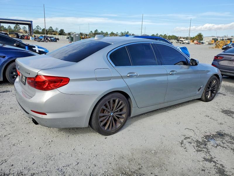 2017 BMW 530 XI — Фото 3 из 12