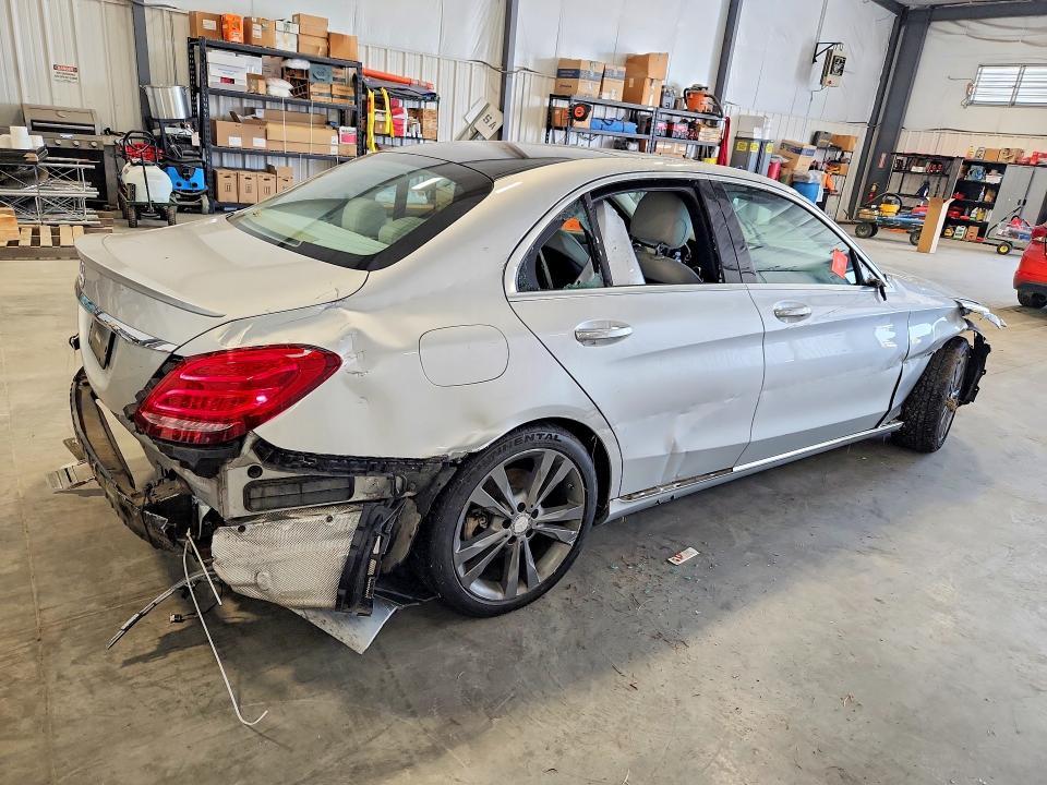 2015 MERCEDES-BENZ C 300 — Фото 3 из 13