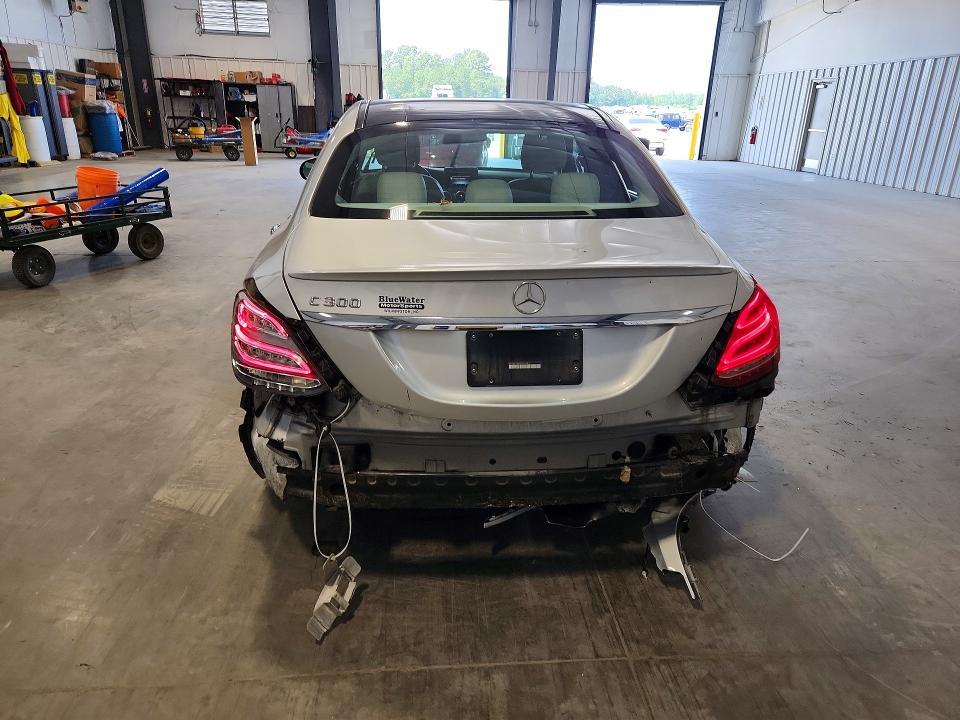 2015 MERCEDES-BENZ C 300 — Фото 6 из 13