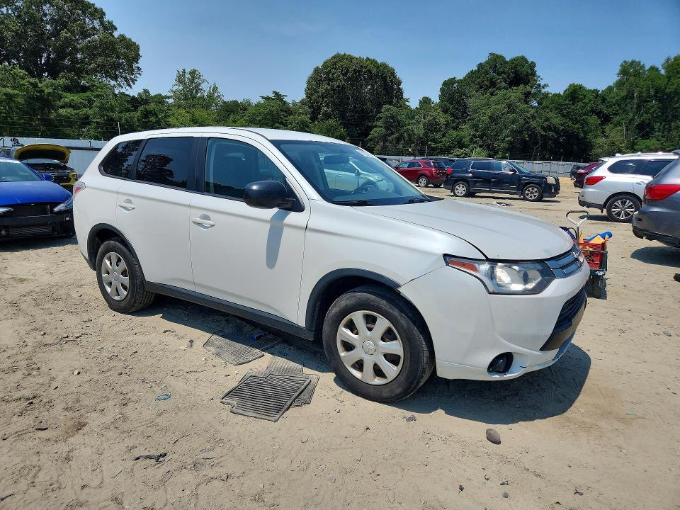2015 MITSUBISHI OUTLANDER ES — Фото 4 из 13