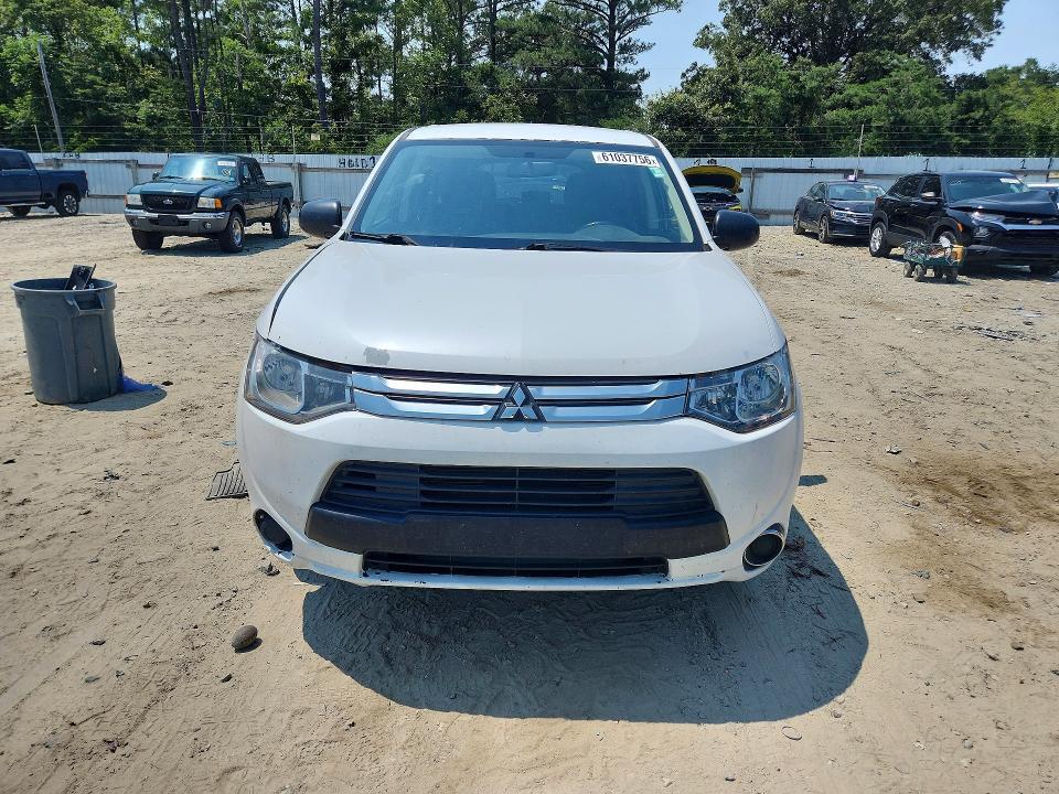 2015 MITSUBISHI OUTLANDER ES — Фото 5 из 13