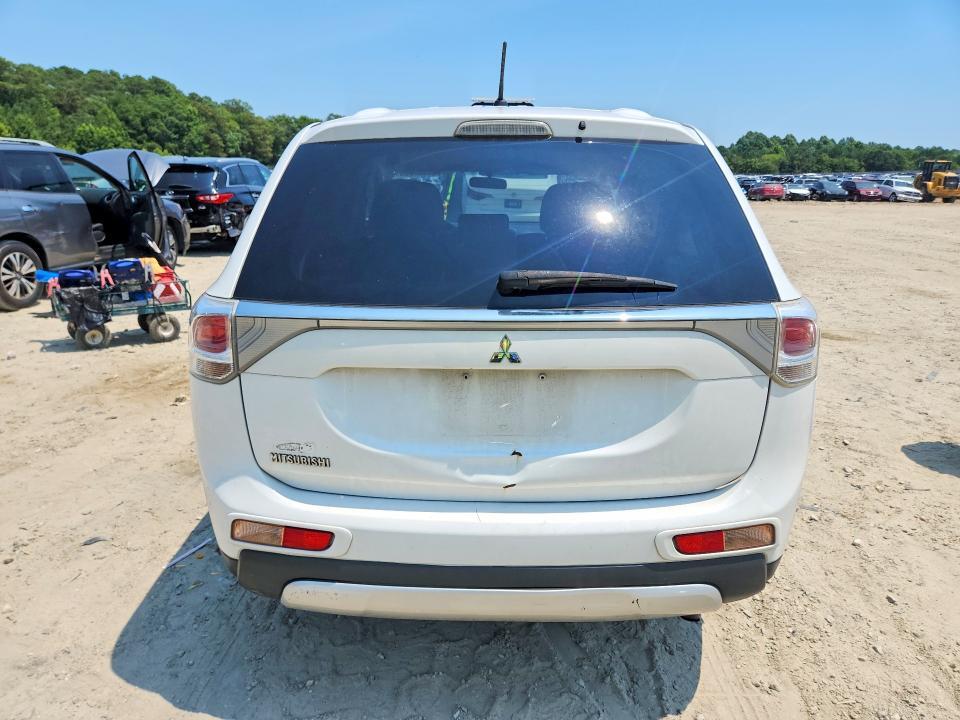 2015 MITSUBISHI OUTLANDER ES — Фото 6 из 13