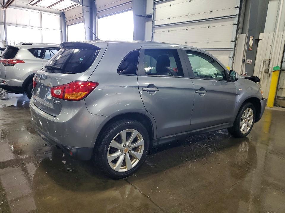 2015 MITSUBISHI OUTLANDER SPORT ES — Фото 3 из 13