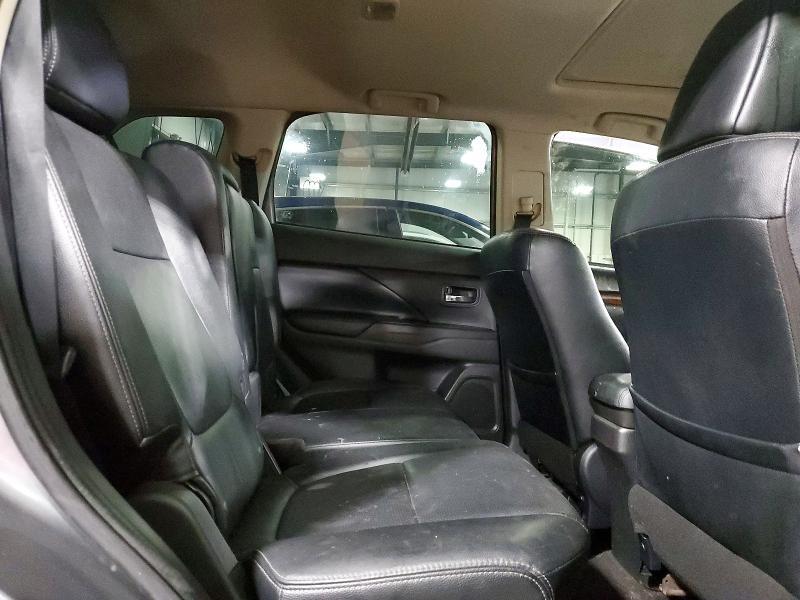 2015 MITSUBISHI OUTLANDER SE — Фото 11 из 14
