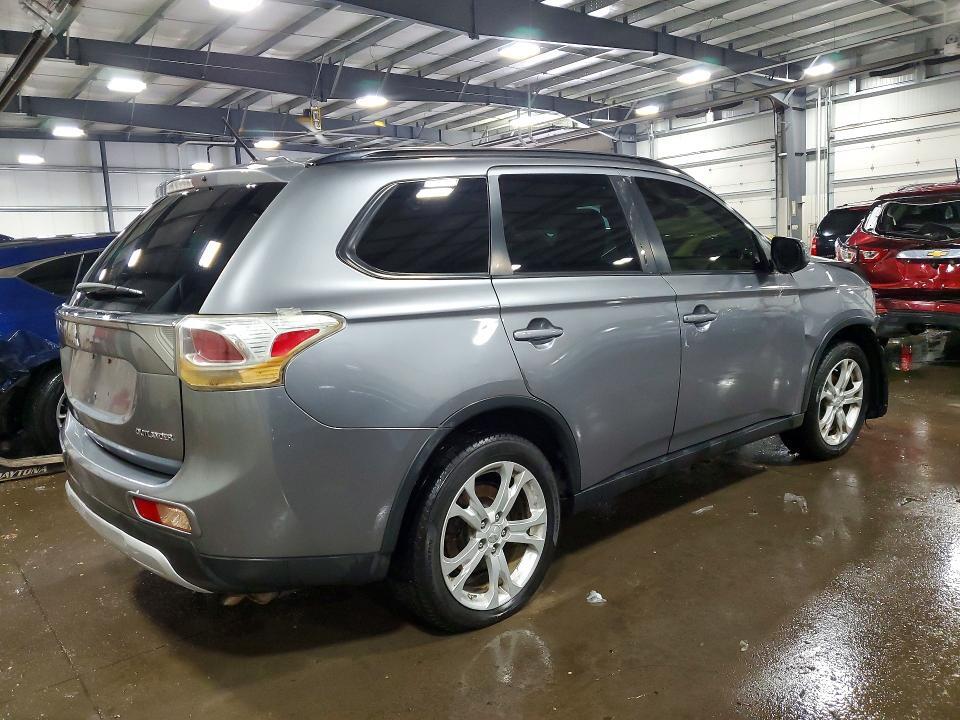 2015 MITSUBISHI OUTLANDER SE — Фото 3 из 14