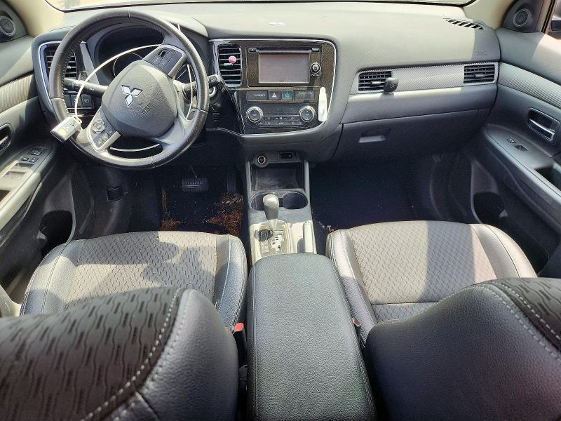 2015 MITSUBISHI OUTLANDER SE — Фото 8 из 12