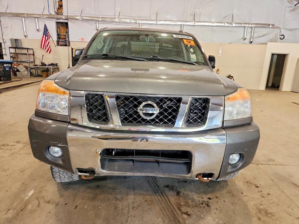 2015 NISSAN TITAN SV — Фото 5 из 12