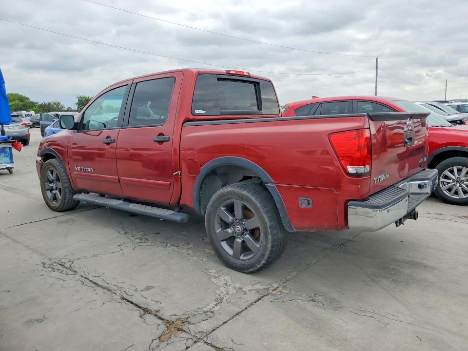 2015 NISSAN TITAN SV — Фото 2 из 12