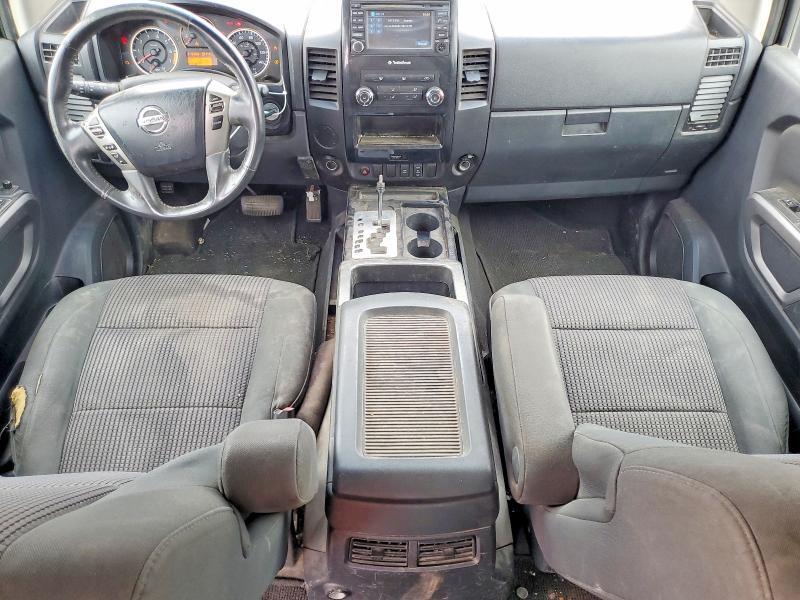 2015 NISSAN TITAN SV — Фото 8 из 12