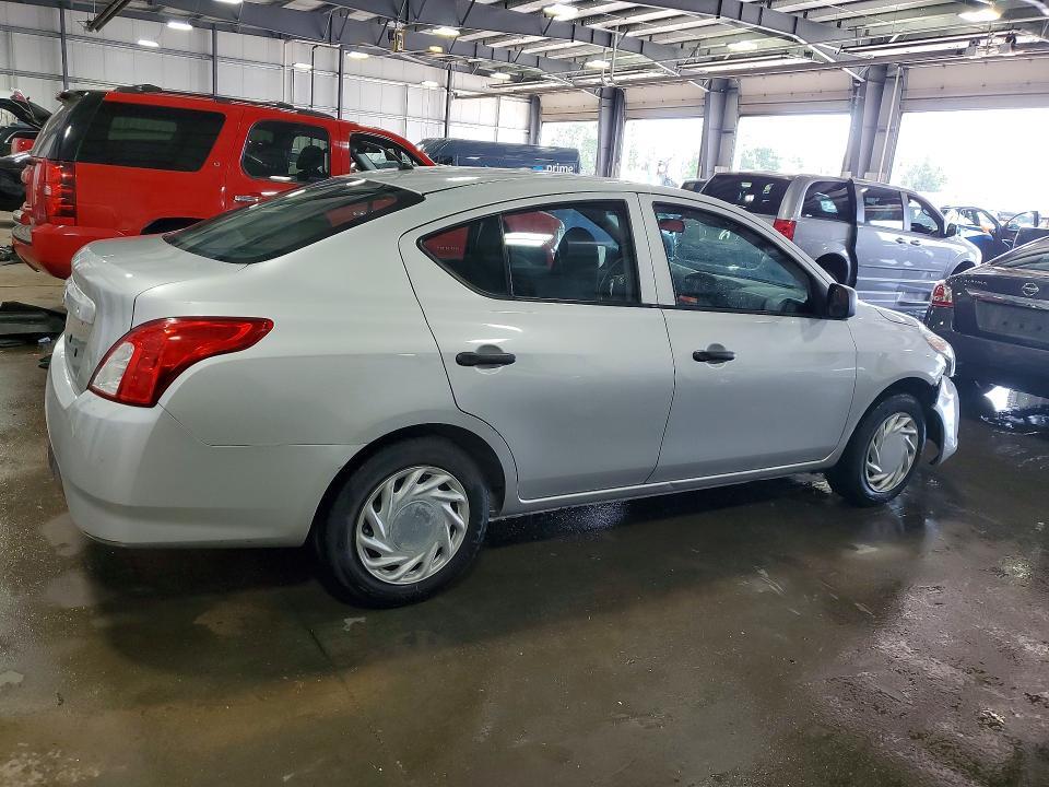 2015 NISSAN VERSA 1.6 S — Фото 3 из 12