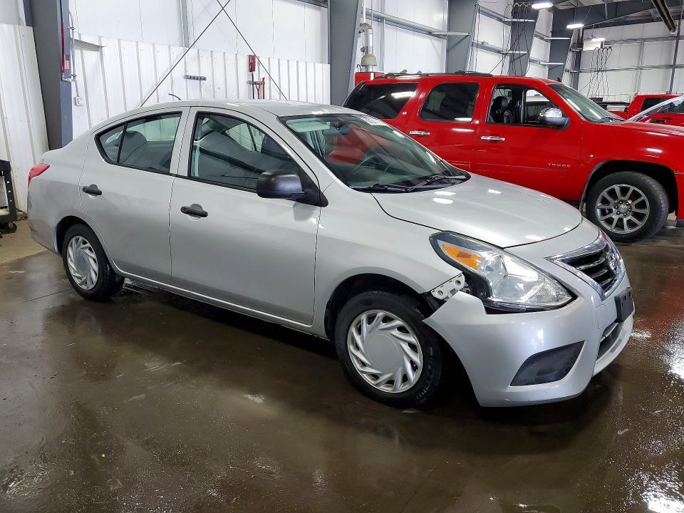 2015 NISSAN VERSA 1.6 S — Фото 4 из 12