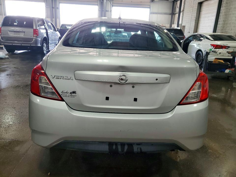 2015 NISSAN VERSA 1.6 S — Фото 6 из 12