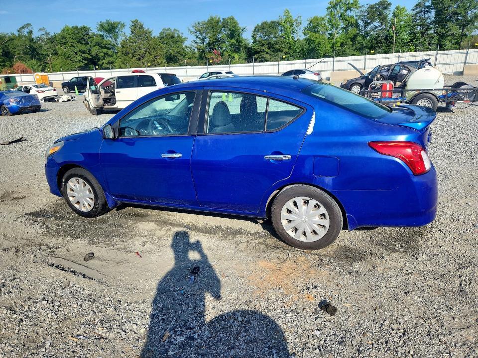 2015 NISSAN VERSA 1.6 SV — Фото 2 из 12