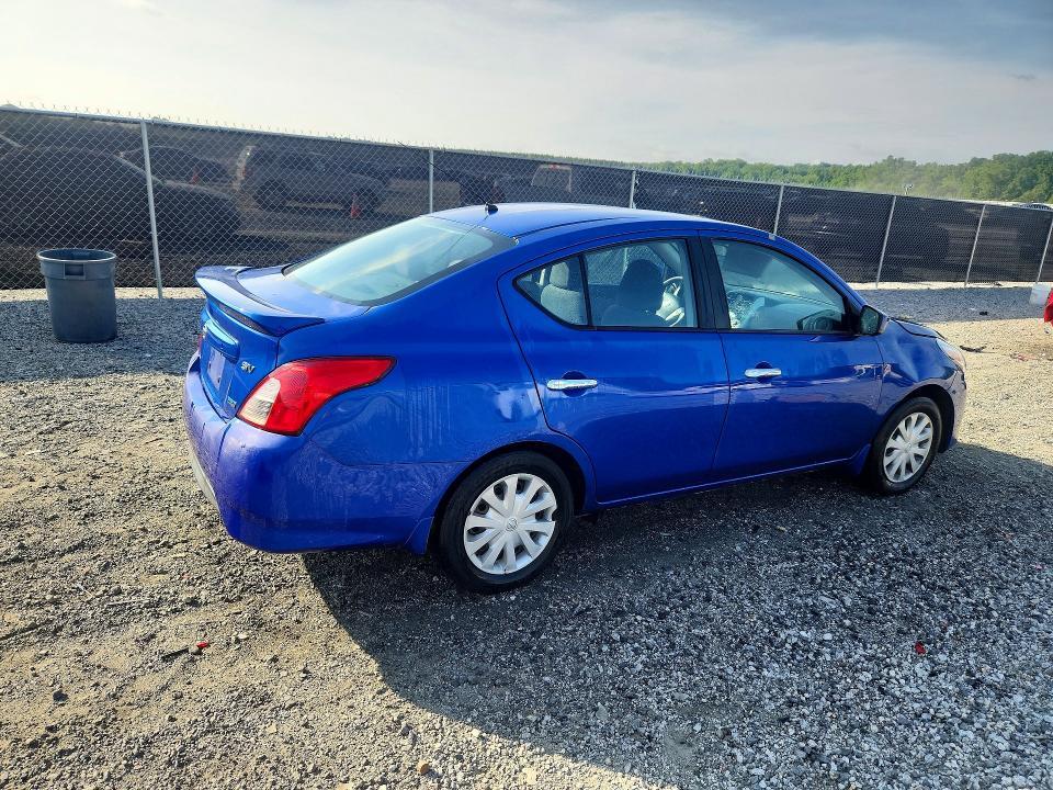 2015 NISSAN VERSA 1.6 SV — Фото 3 из 12