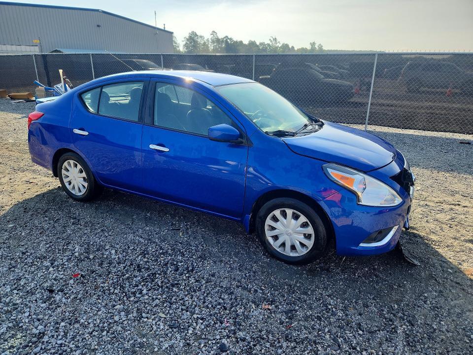 2015 NISSAN VERSA 1.6 SV — Фото 4 из 12