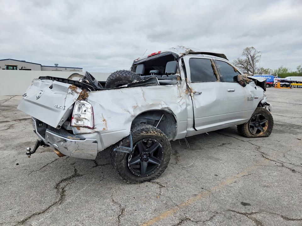 1C6RR7LT9FS636240 2015 RAM 1500 photo no. 3