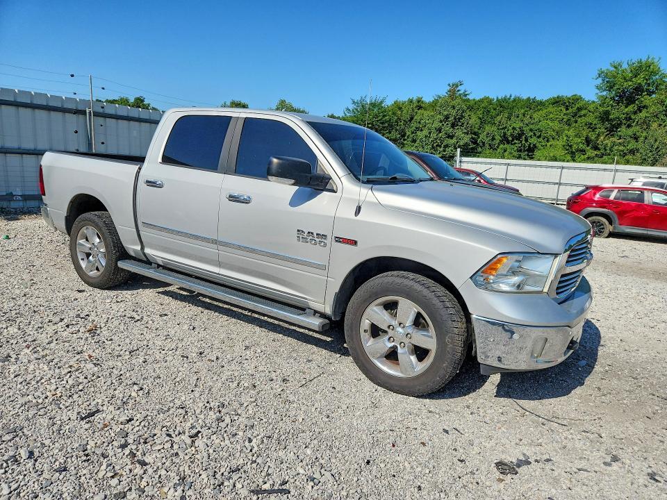 2015 RAM 1500 SLT — Фото 4 из 12