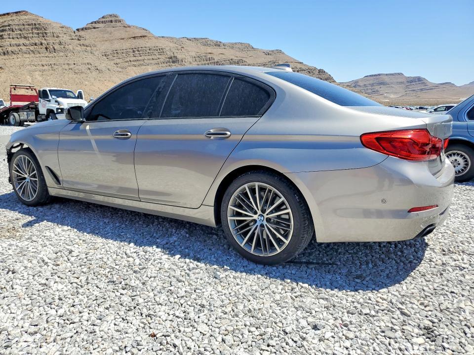 2017 BMW 540 I — Фото 2 из 13