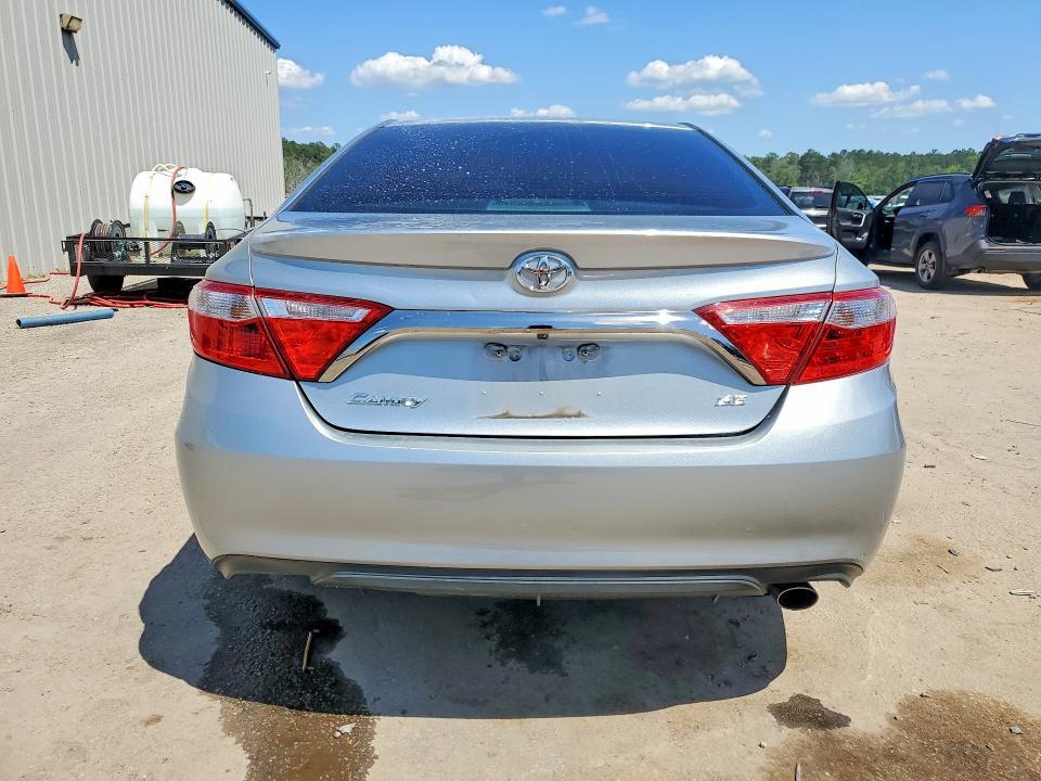 2015 TOYOTA CAMRY SE — Фото 6 из 12