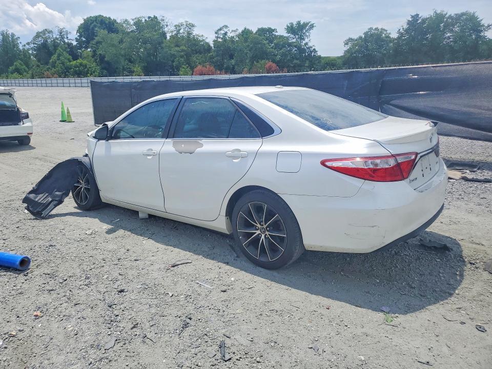 2015 TOYOTA CAMRY XSE — Фото 2 из 13