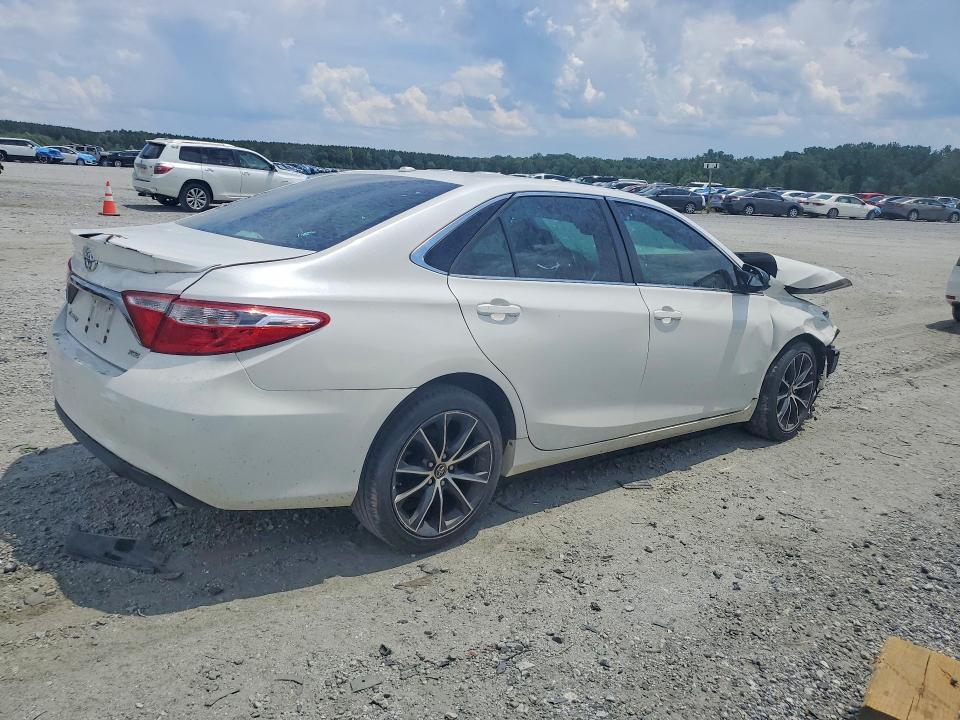 2015 TOYOTA CAMRY XSE — Фото 3 из 13