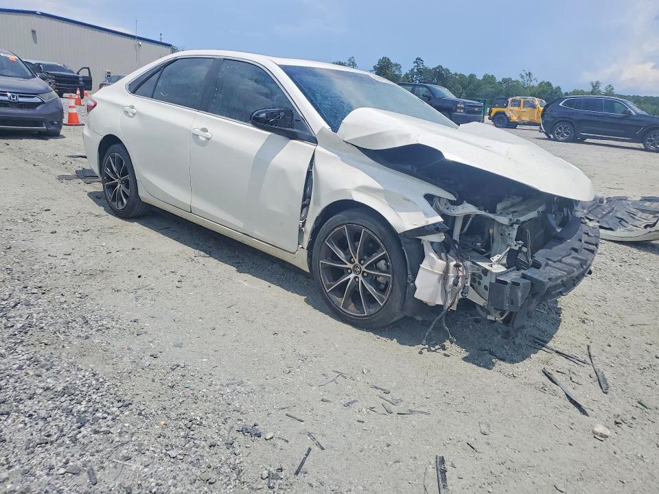 2015 TOYOTA CAMRY XSE — Фото 4 из 13