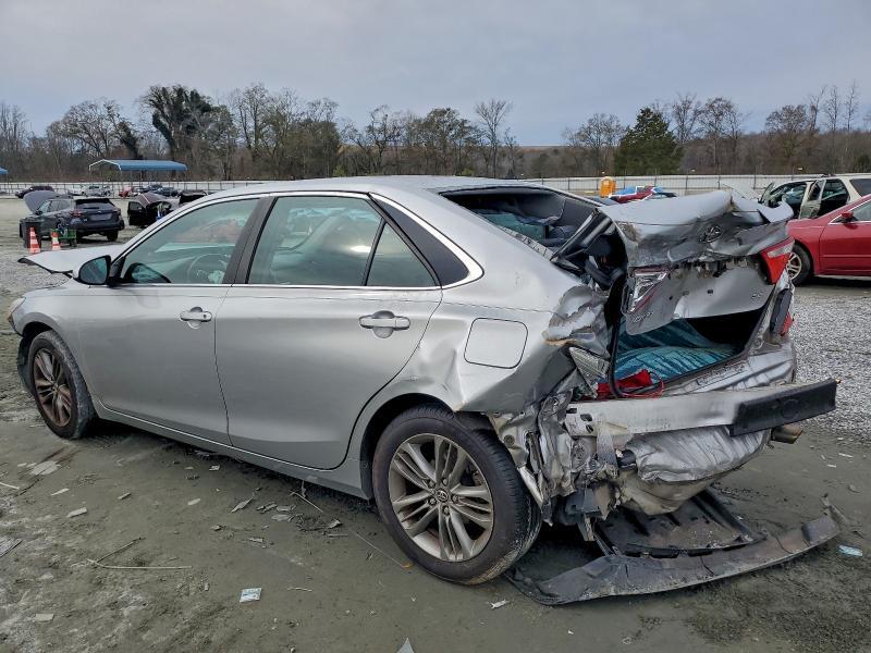 2015 TOYOTA CAMRY LE — Фото 2 из 13
