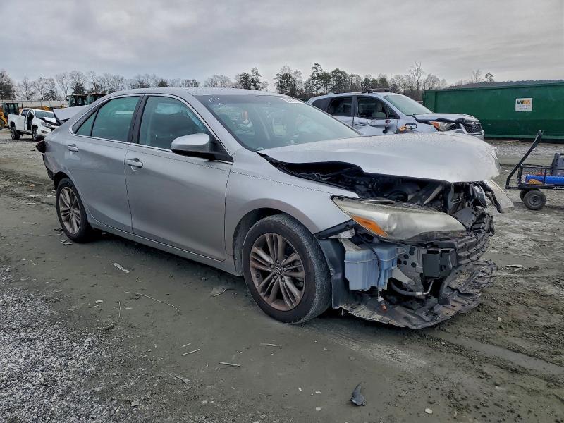 2015 TOYOTA CAMRY LE — Фото 4 из 13