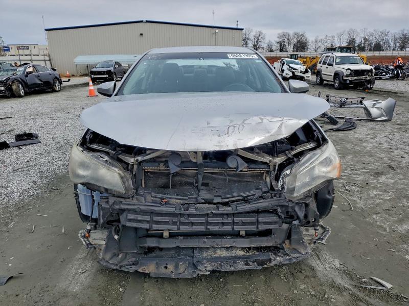 2015 TOYOTA CAMRY LE — Фото 5 из 13