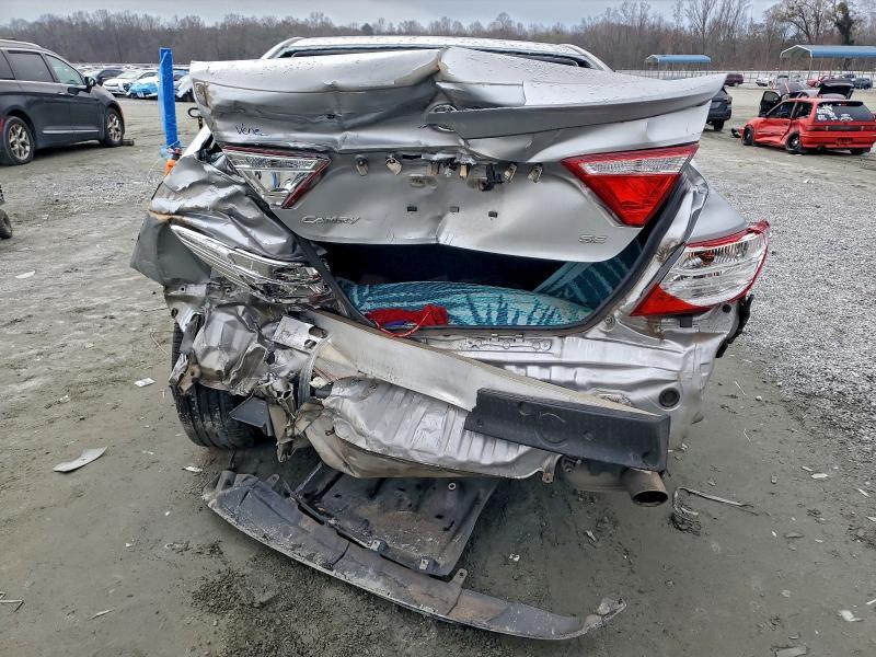 2015 TOYOTA CAMRY LE — Фото 6 из 13