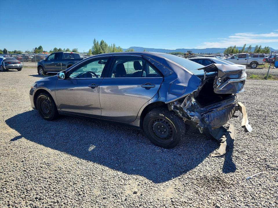2015 TOYOTA CAMRY LE — Фото 2 из 13