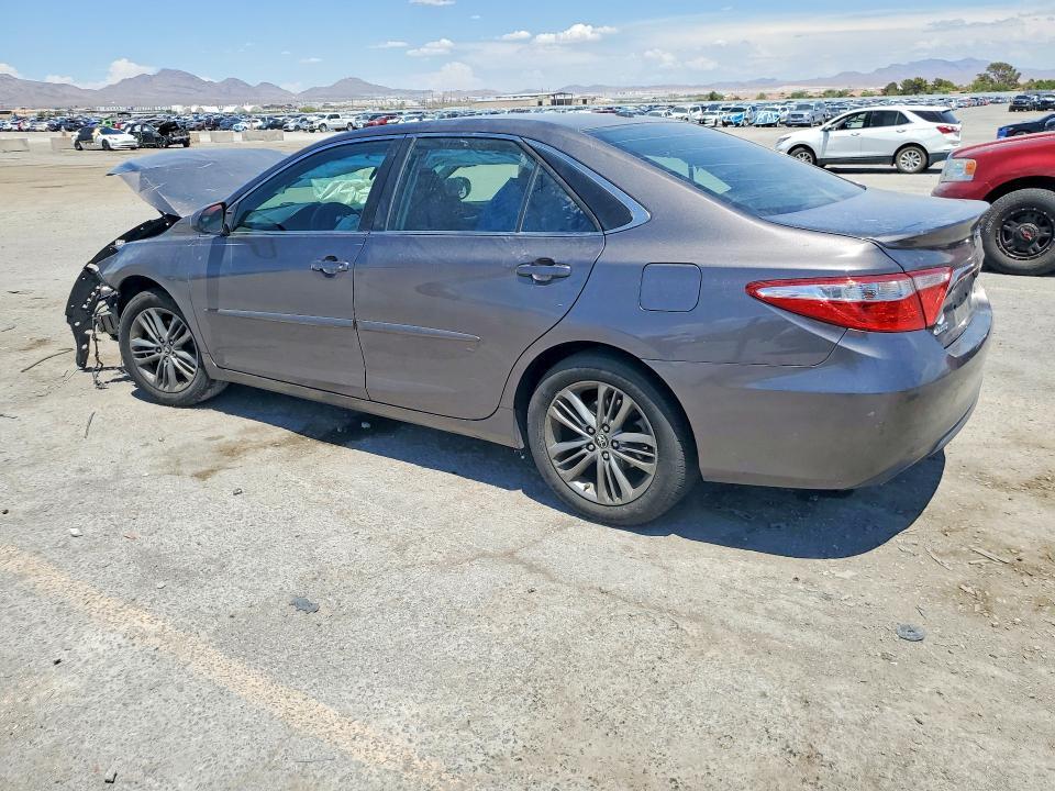 2015 TOYOTA CAMRY SE — Фото 2 из 13