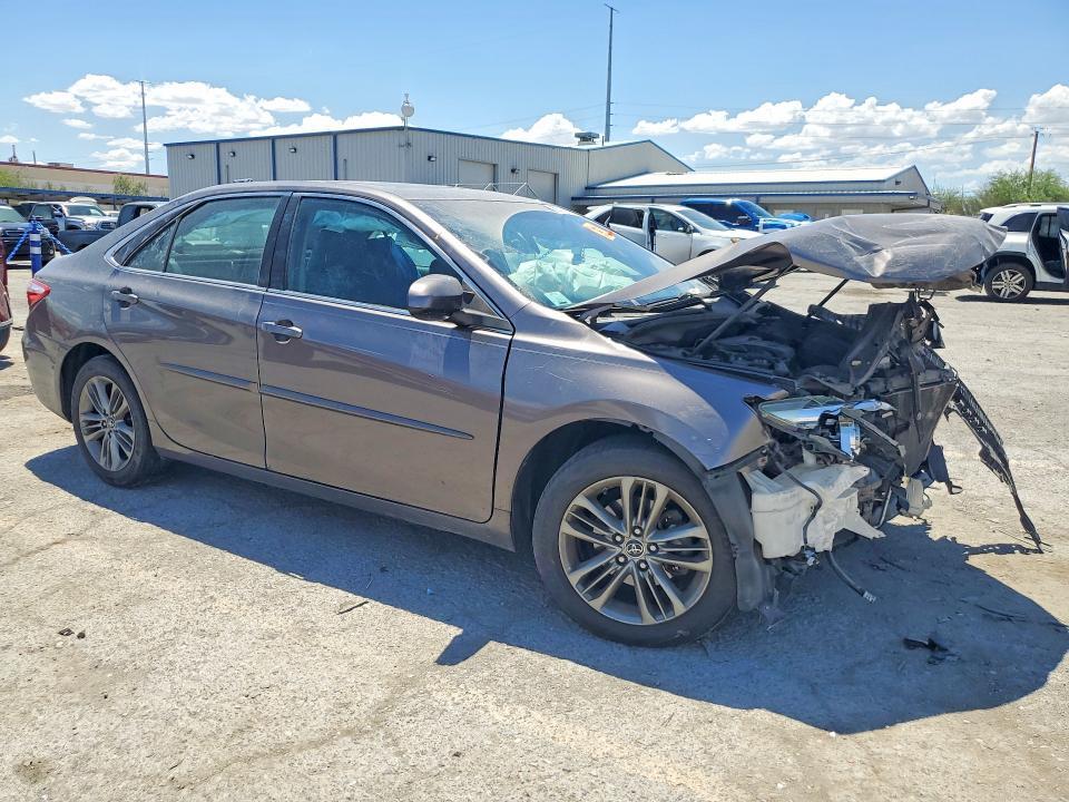 2015 TOYOTA CAMRY SE — Фото 4 из 13