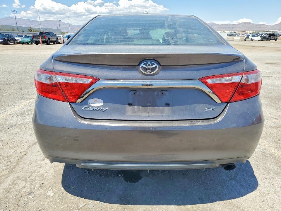 2015 TOYOTA CAMRY SE — Фото 6 из 13