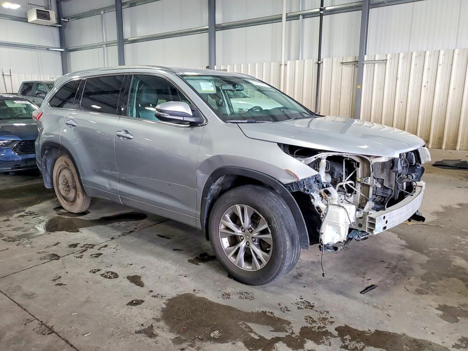 2015 TOYOTA HIGHLANDER XLE — Фото 4 из 14