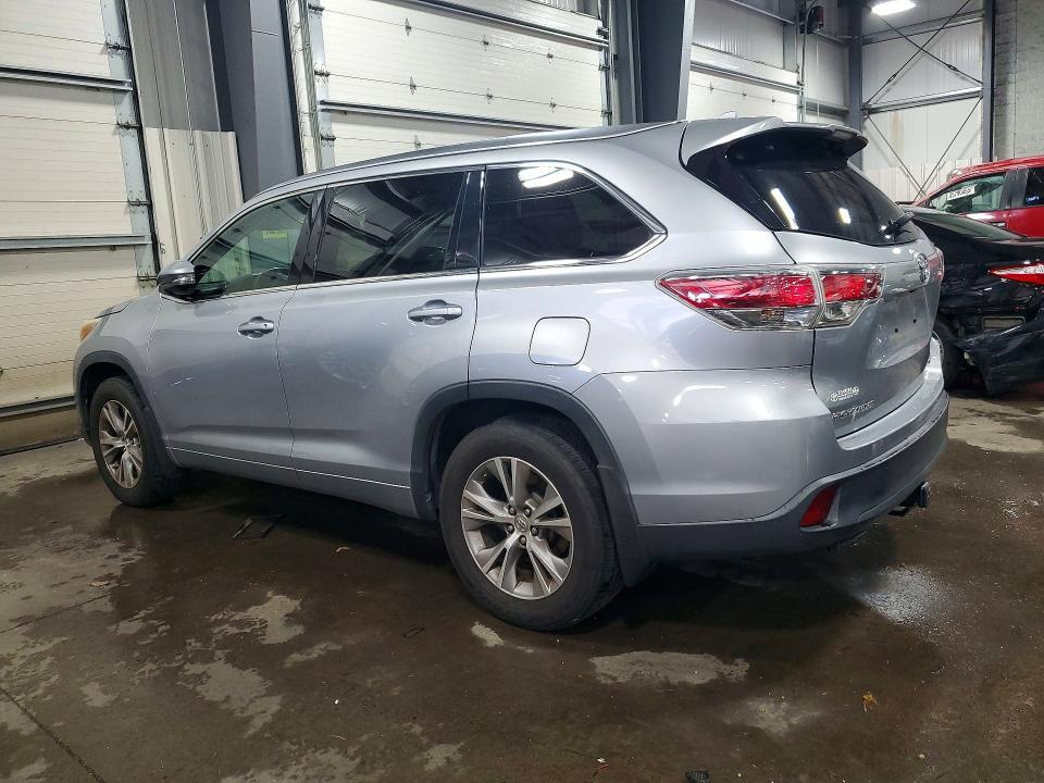 2015 TOYOTA HIGHLANDER XLE — Фото 2 из 13