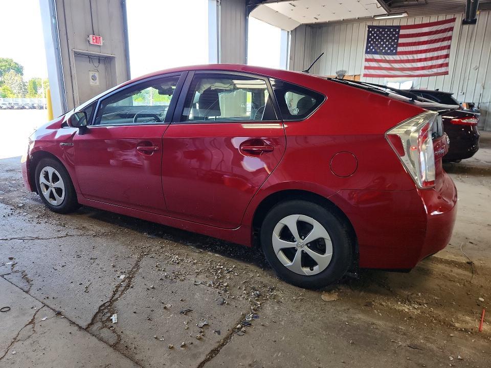 2015 TOYOTA PRIUS TWO — Фото 2 из 13