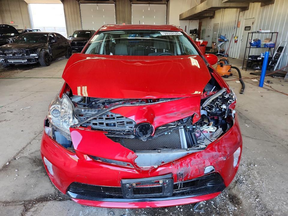 2015 TOYOTA PRIUS TWO — Фото 5 из 13