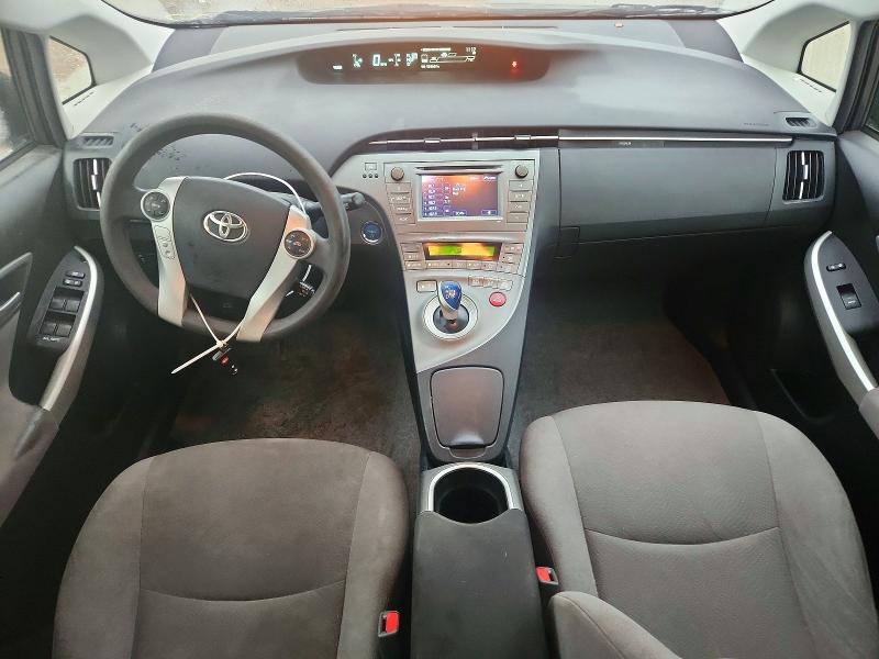 2015 TOYOTA PRIUS TWO — Фото 8 из 12